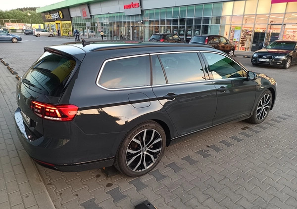 Volkswagen Passat cena 115000 przebieg: 71777, rok produkcji 2020 z Chodzież małe 172